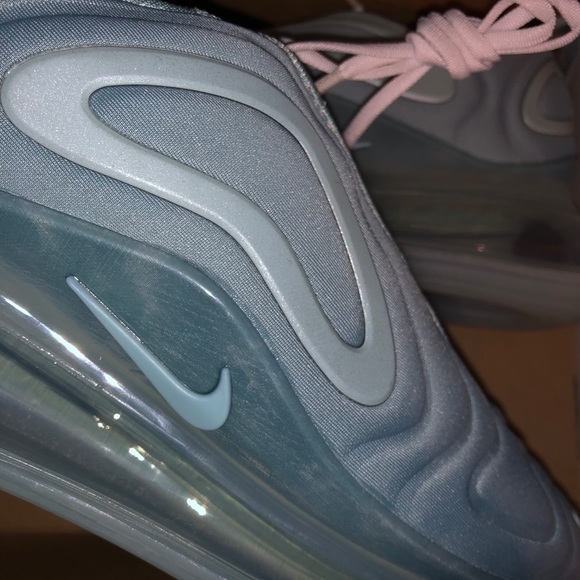NIKE AIR MAX 720 - Picture 4 of 4